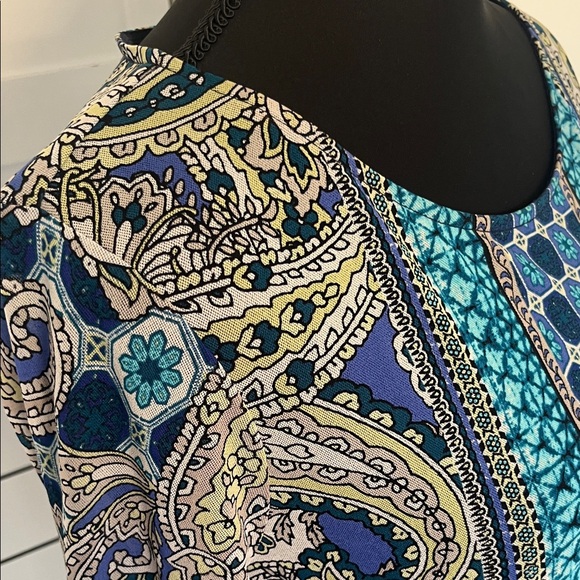 Chico’s Elegant Blue Patterned Long Sleeve Top Sz 1 - Picture 3 of 13